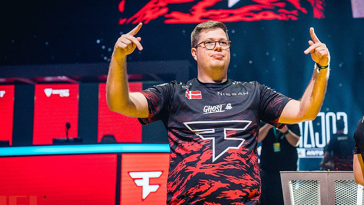 FaZe Clan и Team Spirit готовятся к решающему матчу на StarLadder Budapest Major 2025